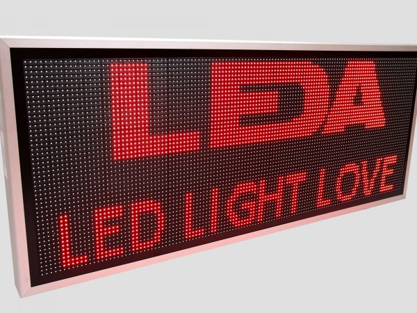 Afisaj programabil cu LED-uri 1370mm x 550mm